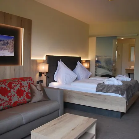 Pariente Hotel 3*